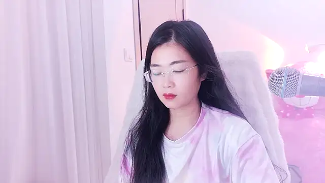 Snapshot of Floor_oo chatting on 09-14-25, 07:40 Floor oo online show from 09-14-25, 07:40