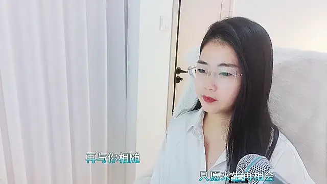 Snapshot of Floor_oo chatting on 10-17-25, 06:05 Floor oo online show from 10-17-25, 06:05