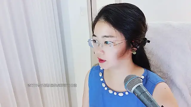 Snapshot of Floor_oo chatting on 02-25-26, 07:29 Floor oo online show from 02-25-26, 07:29