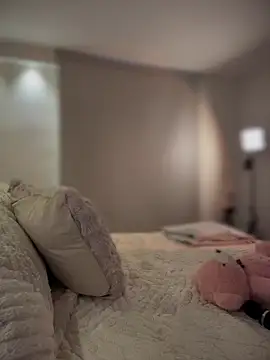 selenne schmitt online show from 11-18-25, 09:30