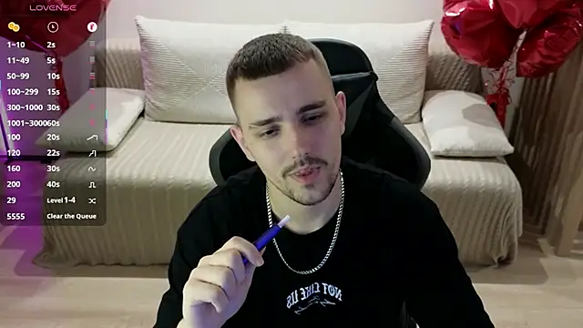 Larstar01 online show from 11-18-25, 09:08