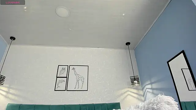 Snapshot of tiffani__love chatting on 02-24-25, 06:26 tiffani love online show from 02-24-25, 06:26