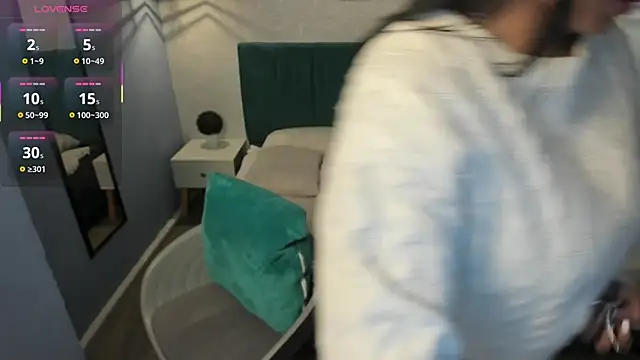 Snapshot of tiffani__love chatting on 03-05-25, 07:06 tiffani love online show from 03-05-25, 07:06