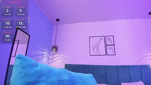 Snapshot of tiffani__love chatting on 03-06-25, 03:45 tiffani love online show from 03-06-25, 03:45