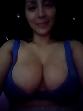 Snapshot of tiffani__love chatting on 10-08-25, 01:25 tiffani love online show from 10-08-25, 01:25