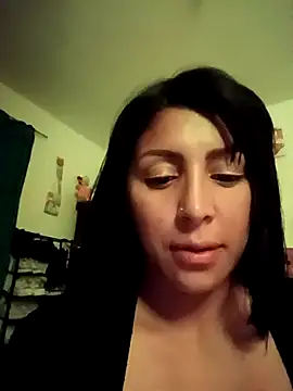 Snapshot of tiffani__love chatting on 10-17-25, 01:31 tiffani love online show from 10-17-25, 01:31