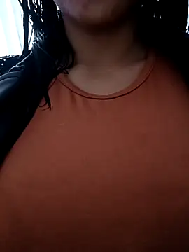 Snapshot of tiffani__love chatting on 03-08-26, 04:44 tiffani love online show from 03-08-26, 04:44