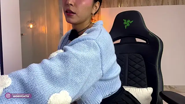 Snapshot of MarianaBranzz chatting on 06-19-26, 12:04 MarianaBranzz online show from 06-19-26, 12:04
