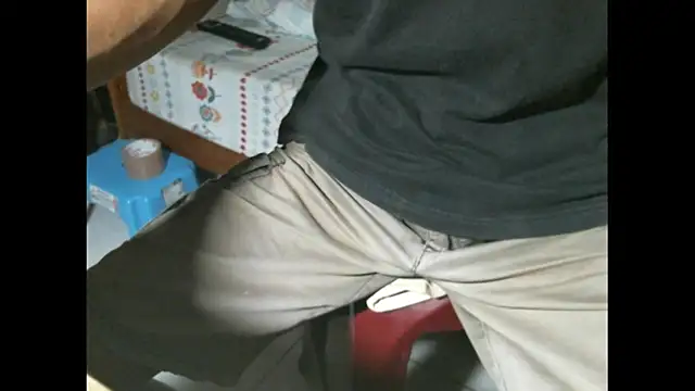 Snapshot of triangle0623 chatting on 06-12-26, 12:59 triangle0623 online show from 06-12-26, 12:59