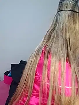 Snapshot of titiasexy chatting on 11-08-25, 01:22 titiasexy online show from 11-08-25, 01:22