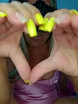 Snapshot of titiasexy chatting on 11-25-25, 12:05 titiasexy online show from 11-25-25, 12:05