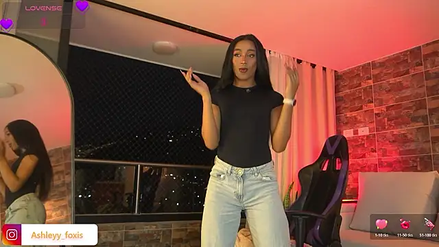 Snapshot of Ashleey_Fox chatting on 02-20-26, 11:38 Ashleey Fox online show from 02-20-26, 11:38