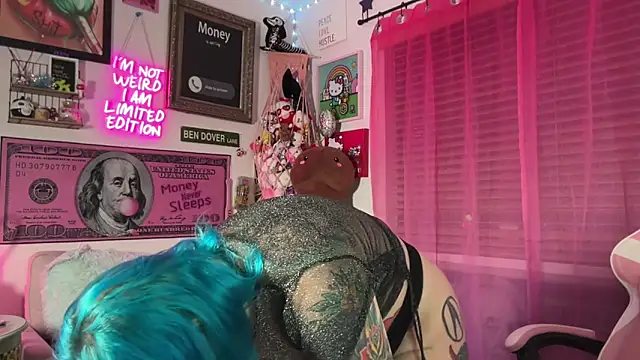 Snapshot of CherryBombBomb chatting on 11-14-25, 04:33 CherryBombBomb online show from 11-14-25, 04:33