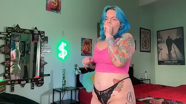 Snapshot of CherryBombBomb chatting on 12-03-25, 10:30 CherryBombBomb online show from 12-03-25, 10:30