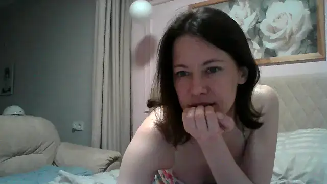 Snapshot of SunElizabeth chatting on 03-18-25, 04:15 SunElizabeth online show from 03-18-25, 04:15