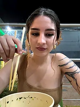 Snapshot of Mon_Cherry chatting on 09-19-25, 01:07 Mon Cherry online show from 09-19-25, 01:07