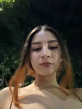 Snapshot of Mon_Cherry chatting on 10-01-25, 01:11 Mon Cherry online show from 10-01-25, 01:11