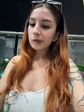 Snapshot of Mon_Cherry chatting on 12-17-25, 12:05 Mon Cherry online show from 12-17-25, 12:05