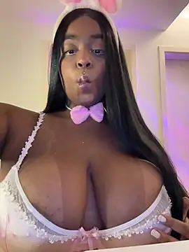 latinababyy online show from 02-15-26, 04:09