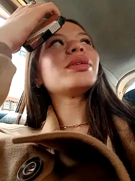 Snapshot of Violeta_12- chatting on 01-11-25, 06:33 Violeta 12- online show from 01-11-25, 06:33