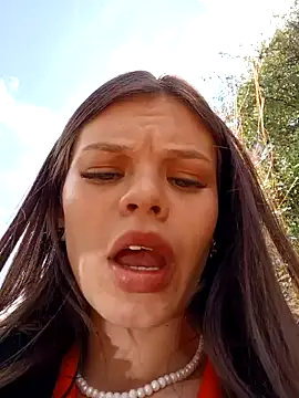 Snapshot of Violeta_12- chatting on 01-27-25, 06:20 Violeta 12- online show from 01-27-25, 06:20