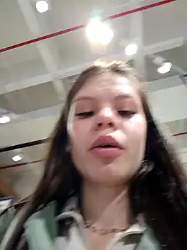 Snapshot of Violeta_12- chatting on 01-29-25, 04:19 Violeta 12- online show from 01-29-25, 04:19