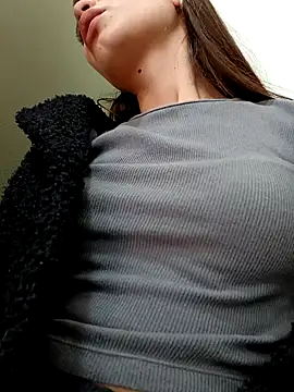 Snapshot of Violeta_12- chatting on 02-08-25, 05:08 Violeta 12- online show from 02-08-25, 05:08