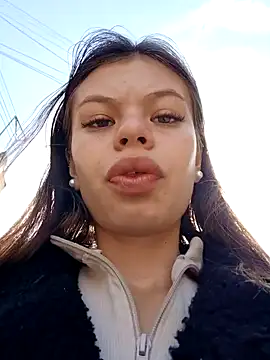 Snapshot of Violeta_12- chatting on 02-10-25, 01:44 Violeta 12- online show from 02-10-25, 01:44