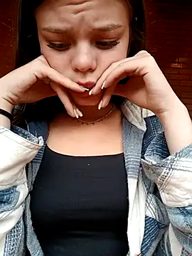 Snapshot of Violeta_12- chatting on 02-13-25, 08:45 Violeta 12- online show from 02-13-25, 08:45