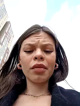 Snapshot of Violeta_12- chatting on 02-15-25, 03:50 Violeta 12- online show from 02-15-25, 03:50