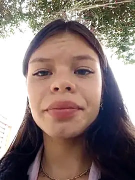 Snapshot of Violeta_12- chatting on 02-19-25, 06:21 Violeta 12- online show from 02-19-25, 06:21