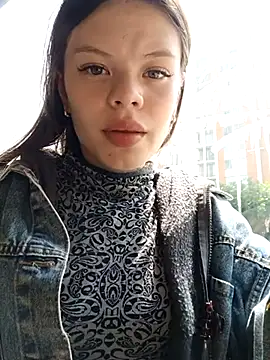 Snapshot of Violeta_12- chatting on 03-15-25, 03:27 Violeta 12- online show from 03-15-25, 03:27