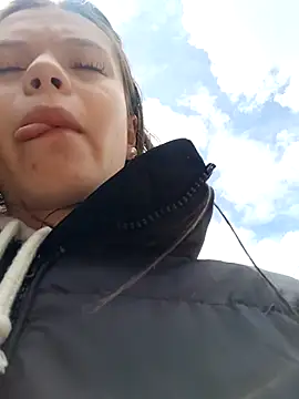 Snapshot of Violeta_12- chatting on 03-17-25, 04:22 Violeta 12- online show from 03-17-25, 04:22