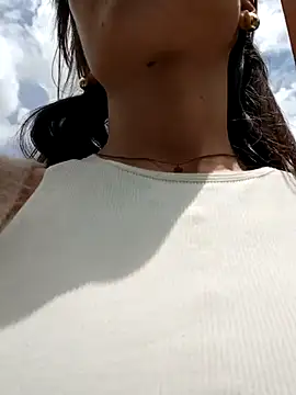 Snapshot of Violeta_12- chatting on 10-10-25, 04:39 Violeta 12- online show from 10-10-25, 04:39