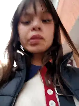 Snapshot of Violeta_12- chatting on 10-21-25, 08:31 Violeta 12- online show from 10-21-25, 08:31