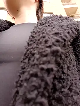 Snapshot of Violeta_12- chatting on 10-31-25, 01:23 Violeta 12- online show from 10-31-25, 01:23