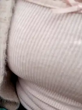 Snapshot of Violeta_12- chatting on 11-08-25, 05:23 Violeta 12- online show from 11-08-25, 05:23