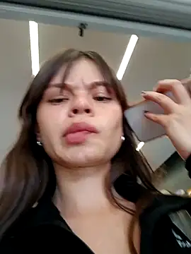 Snapshot of Violeta_12- chatting on 11-12-25, 06:52 Violeta 12- online show from 11-12-25, 06:52