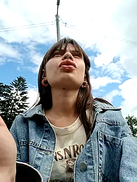 Snapshot of Violeta_12- chatting on 11-14-25, 07:12 Violeta 12- online show from 11-14-25, 07:12