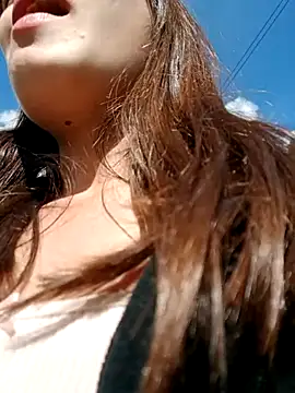 Snapshot of Violeta_12- chatting on 11-18-25, 07:18 Violeta 12- online show from 11-18-25, 07:18