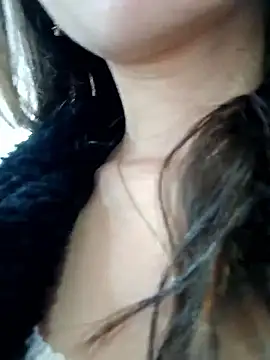 Snapshot of Violeta_12- chatting on 12-04-25, 03:54 Violeta 12- online show from 12-04-25, 03:54