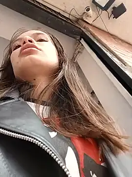 Snapshot of Violeta_12- chatting on 01-10-26, 04:53 Violeta 12- online show from 01-10-26, 04:53