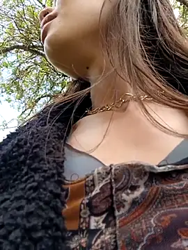 Snapshot of Violeta_12- chatting on 02-05-26, 03:49 Violeta 12- online show from 02-05-26, 03:49