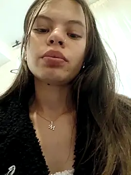 Snapshot of Violeta_12- chatting on 03-13-26, 04:02 Violeta 12- online show from 03-13-26, 04:02