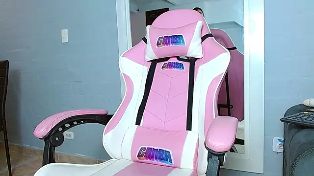 Snapshot of rousebonnett chatting on 12-09-24, 06:57 rousebonnett online show from 12-09-24, 06:57