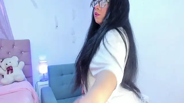 Snapshot of Latinabombsheell chatting on 01-08-26, 02:08 Latinabombsheell online show from 01-08-26, 02:08