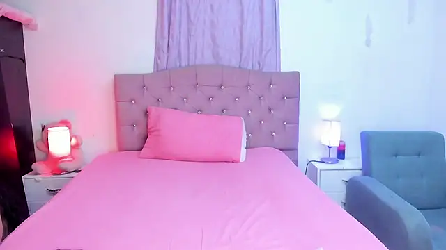 Snapshot of Latinabombsheell chatting on 02-08-26, 06:50 Latinabombsheell online show from 02-08-26, 06:50