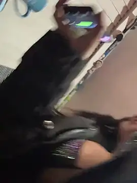 Snapshot of Gin4Cole chatting on 02-20-25, 01:36 Gin4Cole online show from 02-20-25, 01:36