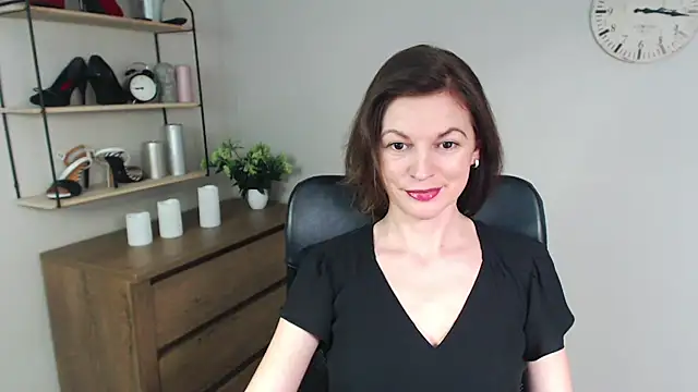 Snapshot of VivianWILD chatting on 01-27-25, 02:02 VivianWILD online show from 01-27-25, 02:02