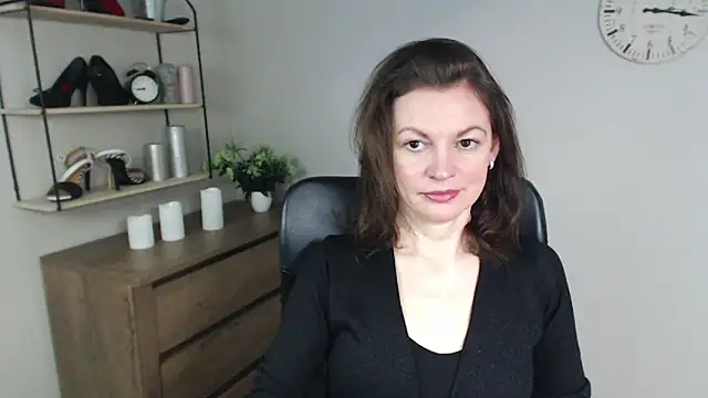 Snapshot of VivianWILD chatting on 01-28-25, 07:32 VivianWILD online show from 01-28-25, 07:32